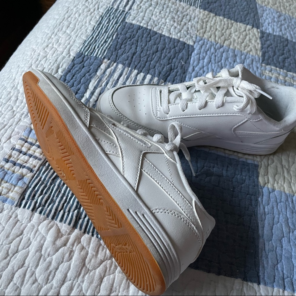 Reebok size 8 new
